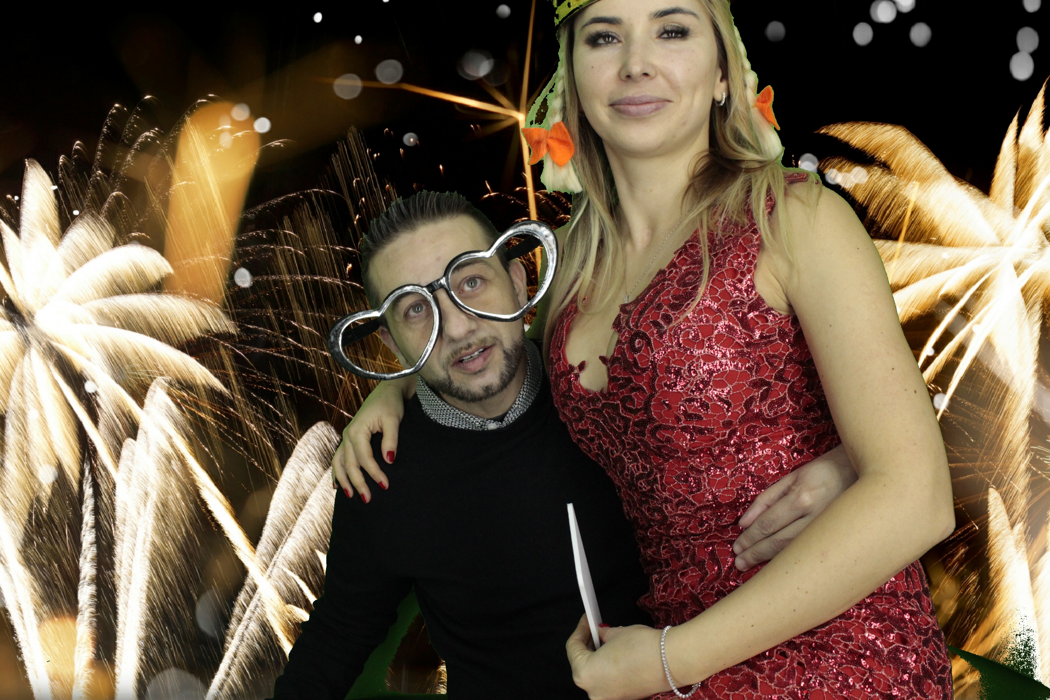New Years Eve Party Silvermere | View more photos from the event at gallery.myphotoboothexperience.co.uk/u/MyPhotoBoothExperienceLtd/New-Years-Eve-Party-Silvermere